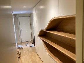 Armario lacado a medida combinado con madera Armario lacado a medida combinado con madera