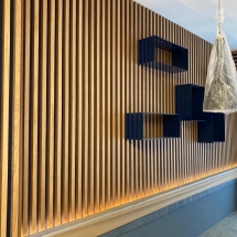 Oficina división en madera lamparas y estantes